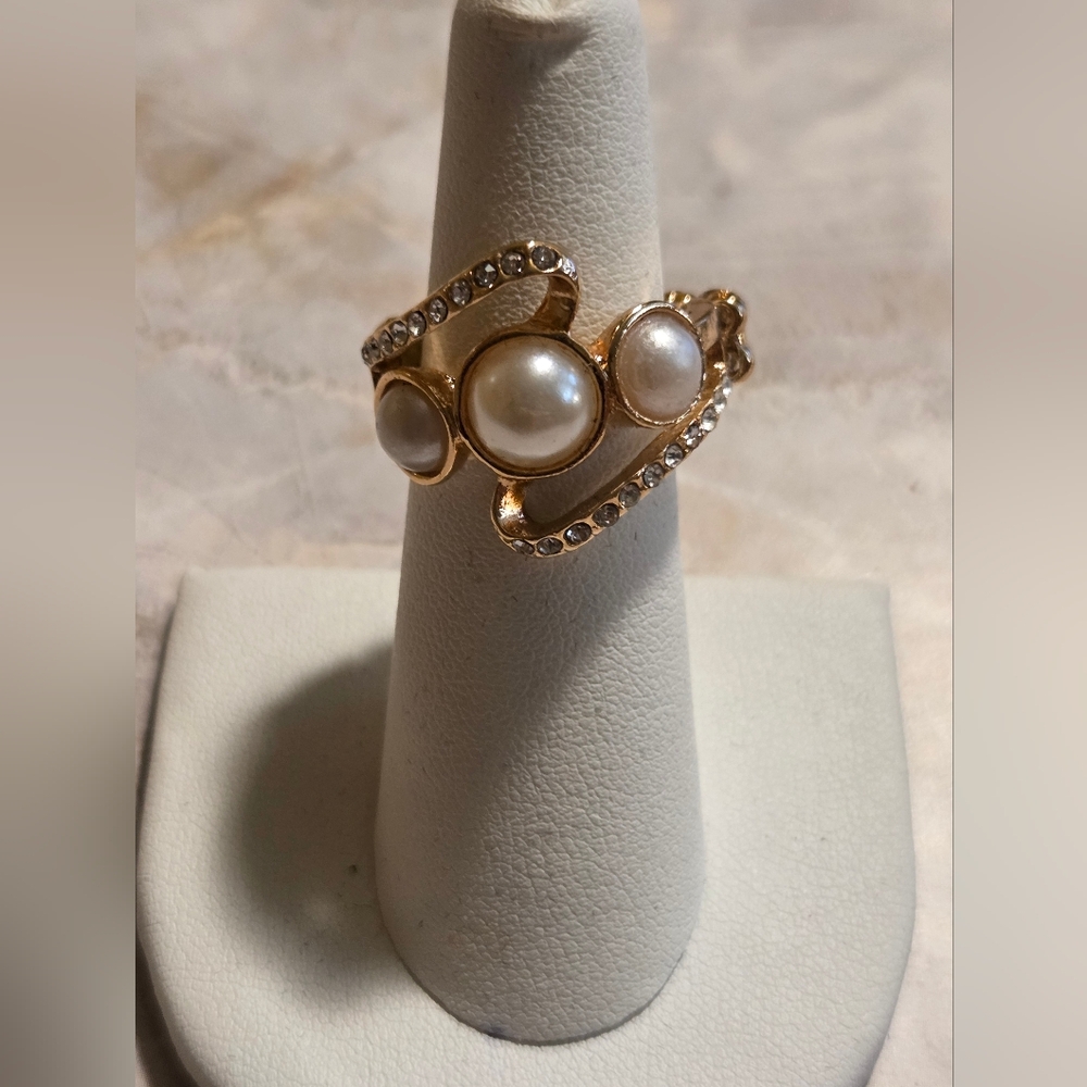paparazzi Gold Pearl & Crystal Trio Statement Ring